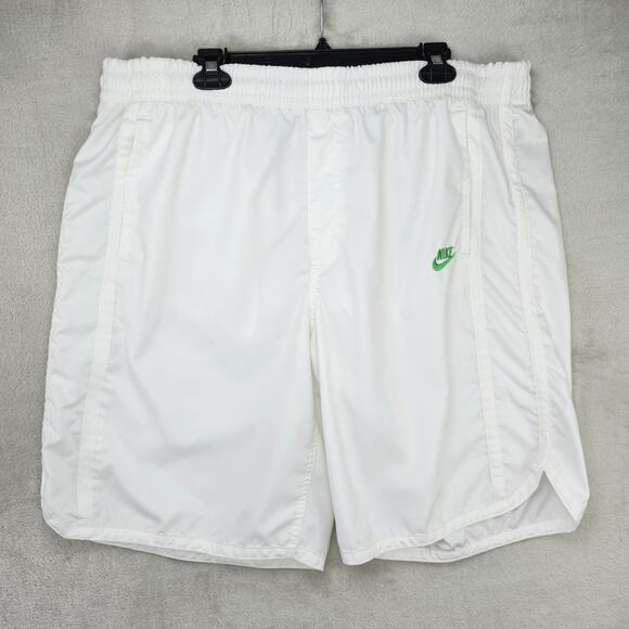 Vintage Nike Shorts Mens XXL White Green Woven Y2K Baggy Basketball Gray Tag - Picture 1 of 11